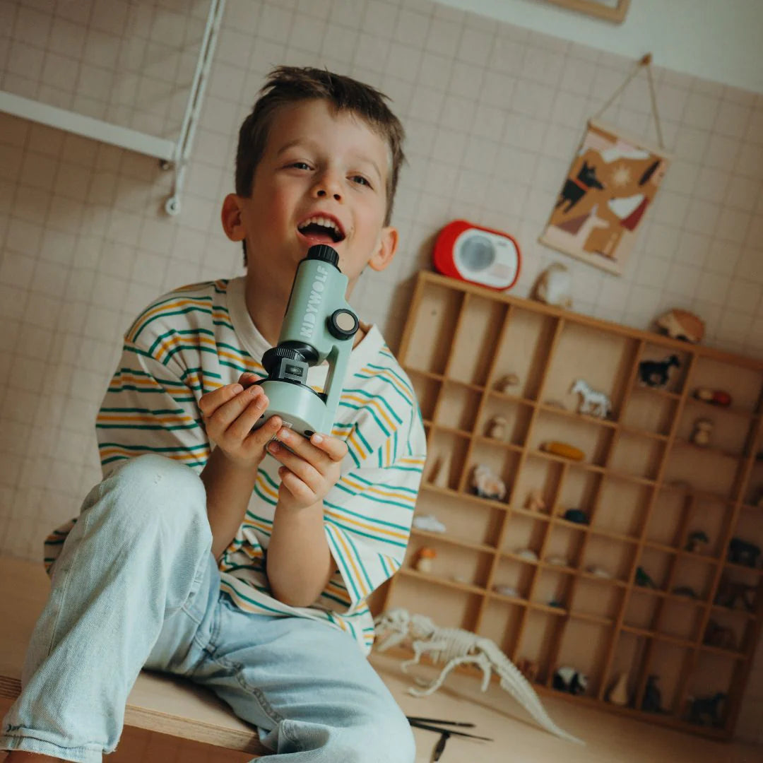 ميكروسكوب محمول باللون الأخضر من كيدي مايكروسكوب