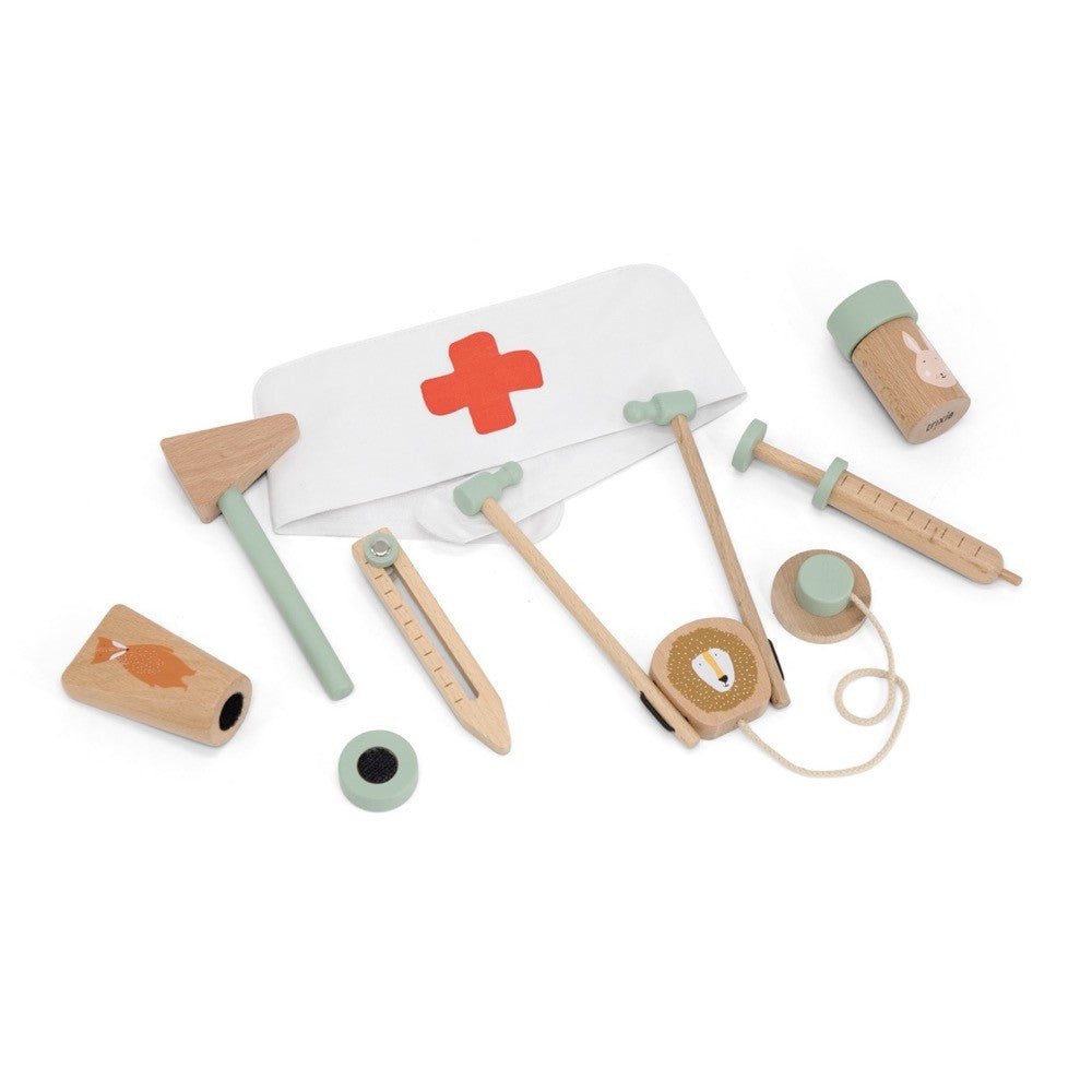 Wooden doctor set