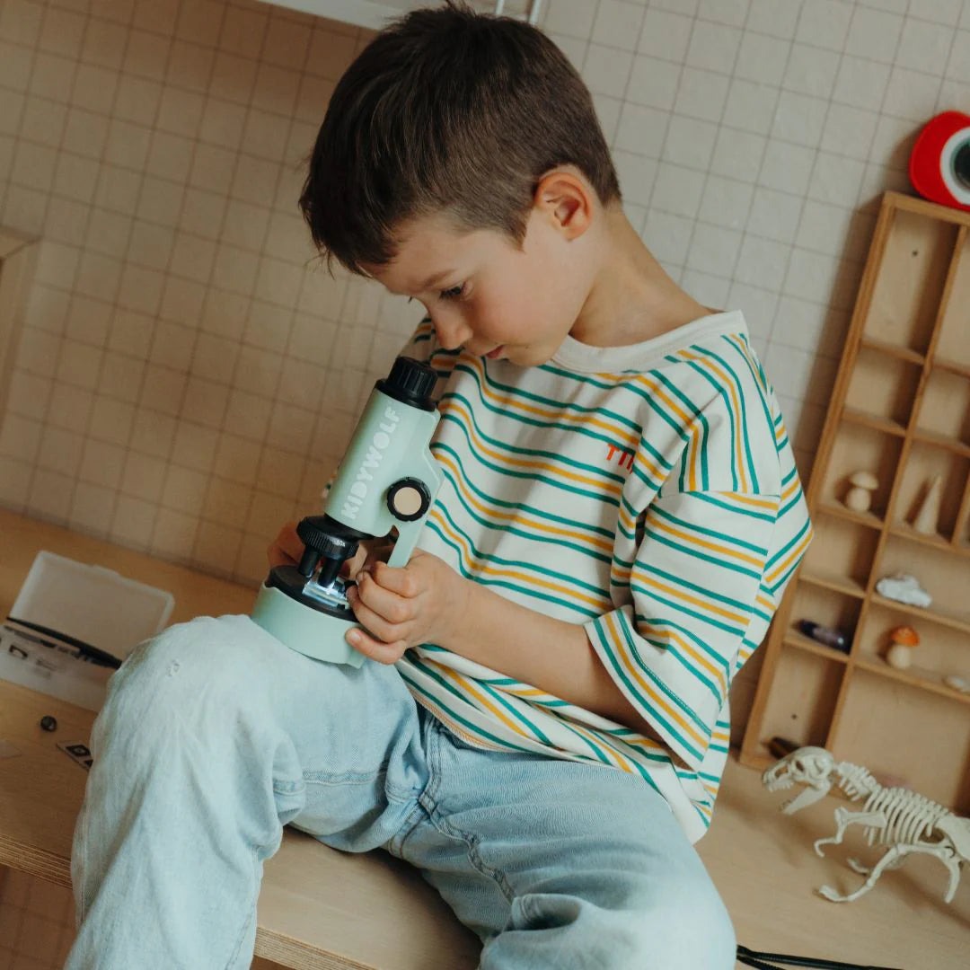 ميكروسكوب محمول باللون الأخضر من كيدي مايكروسكوب