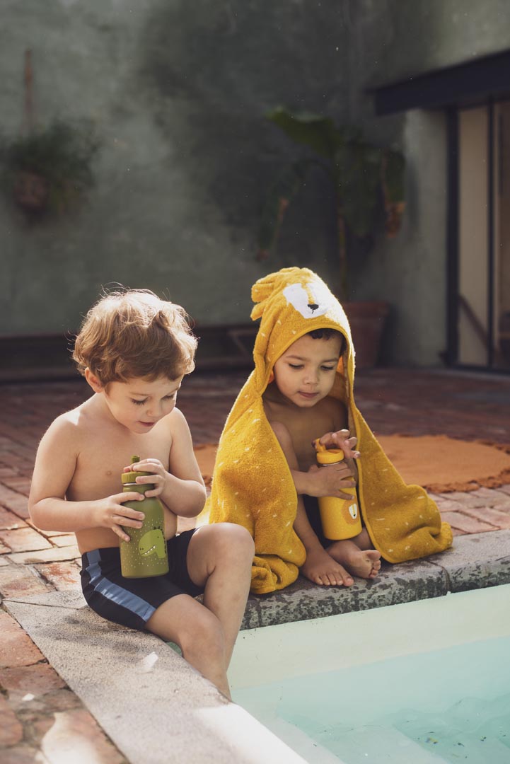 منشفة بغطاء للرأس