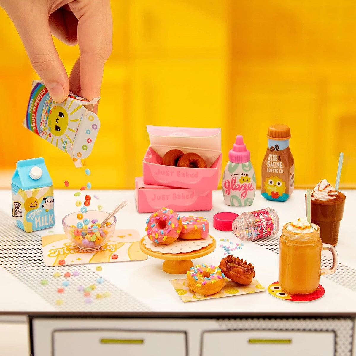 MGA's Miniverse Make It Mini Food Cafe, Series 1 Mini Collectibles