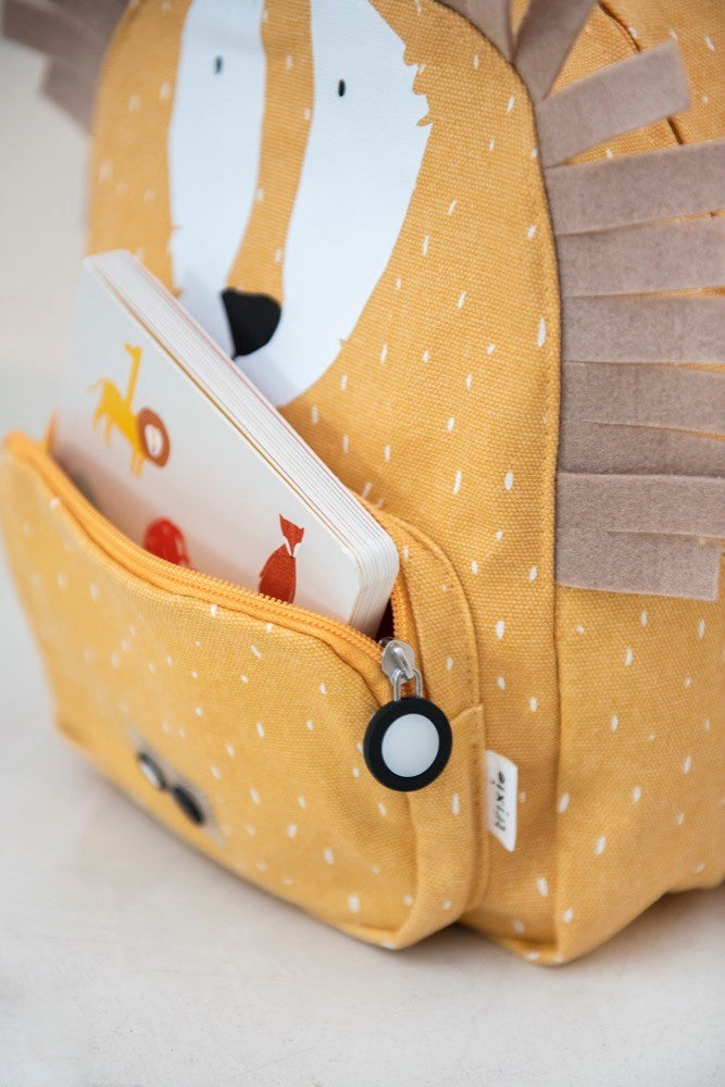 حقيبة ظهر السيد أسد