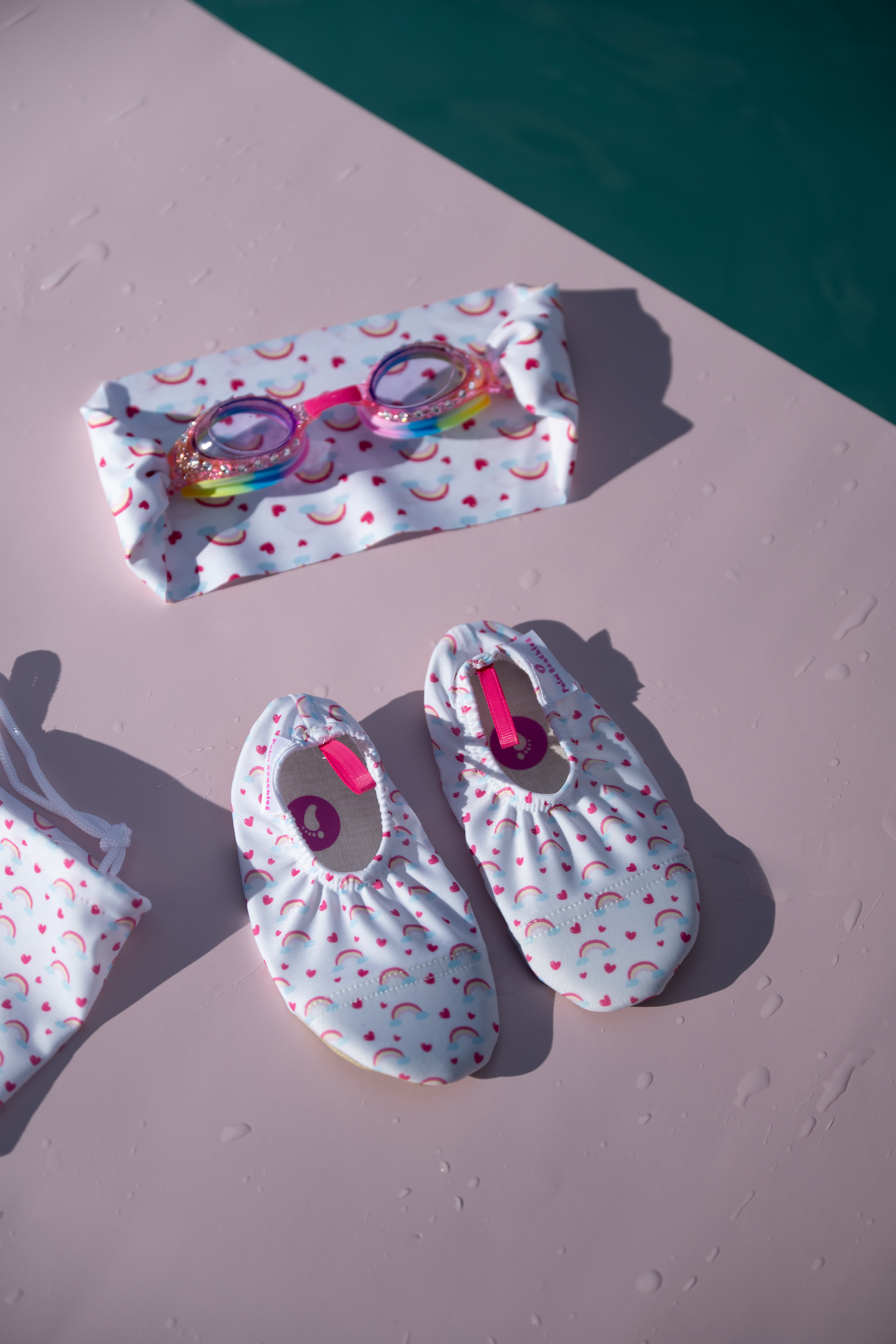 Pack - Goggles & Water Shoes Rainbow