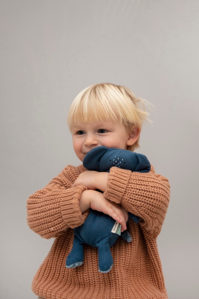 دمية قطيفة كبيرة — السيدة فيل