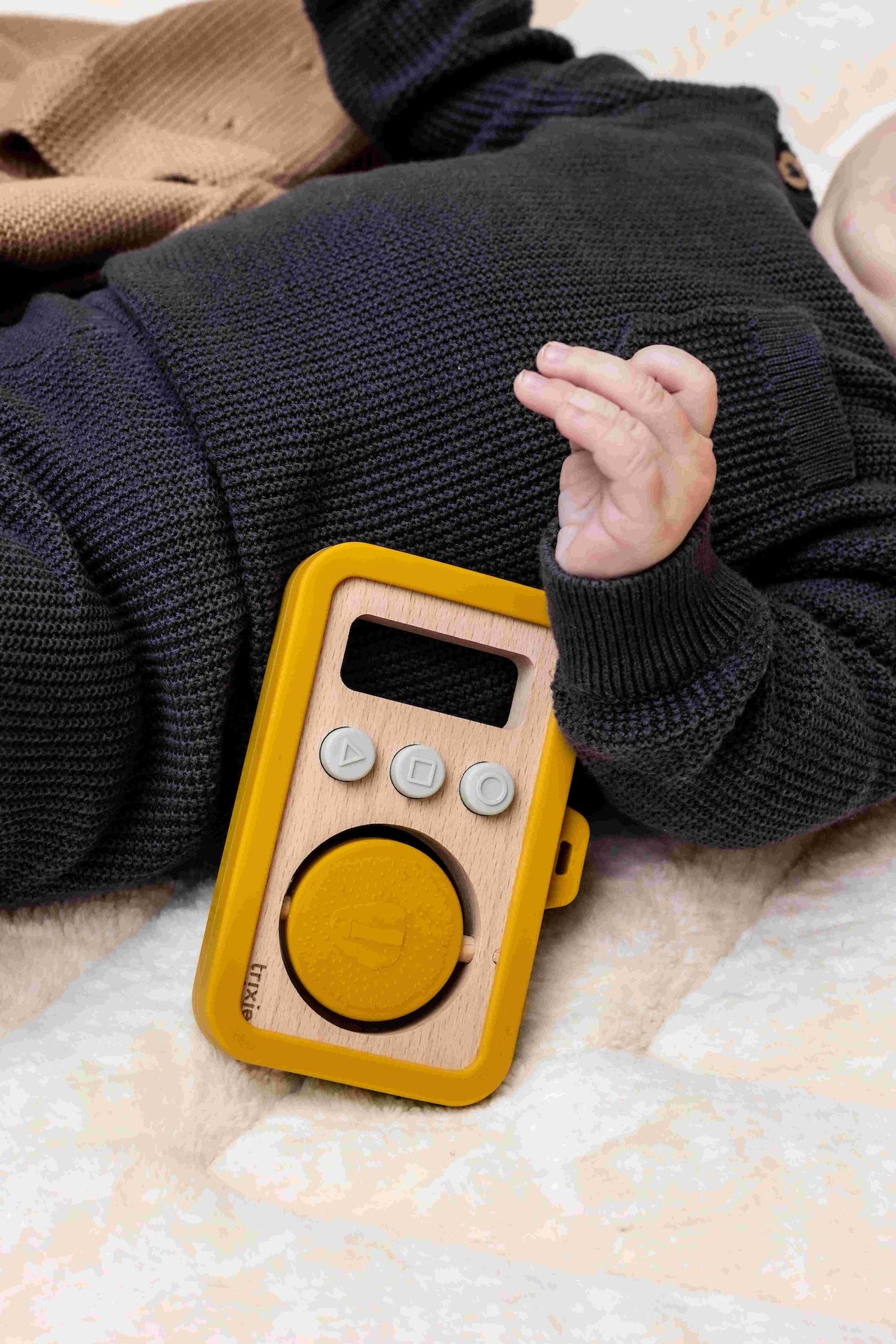 كاميرا بيبي خشبية سيليكون — السيد أسد