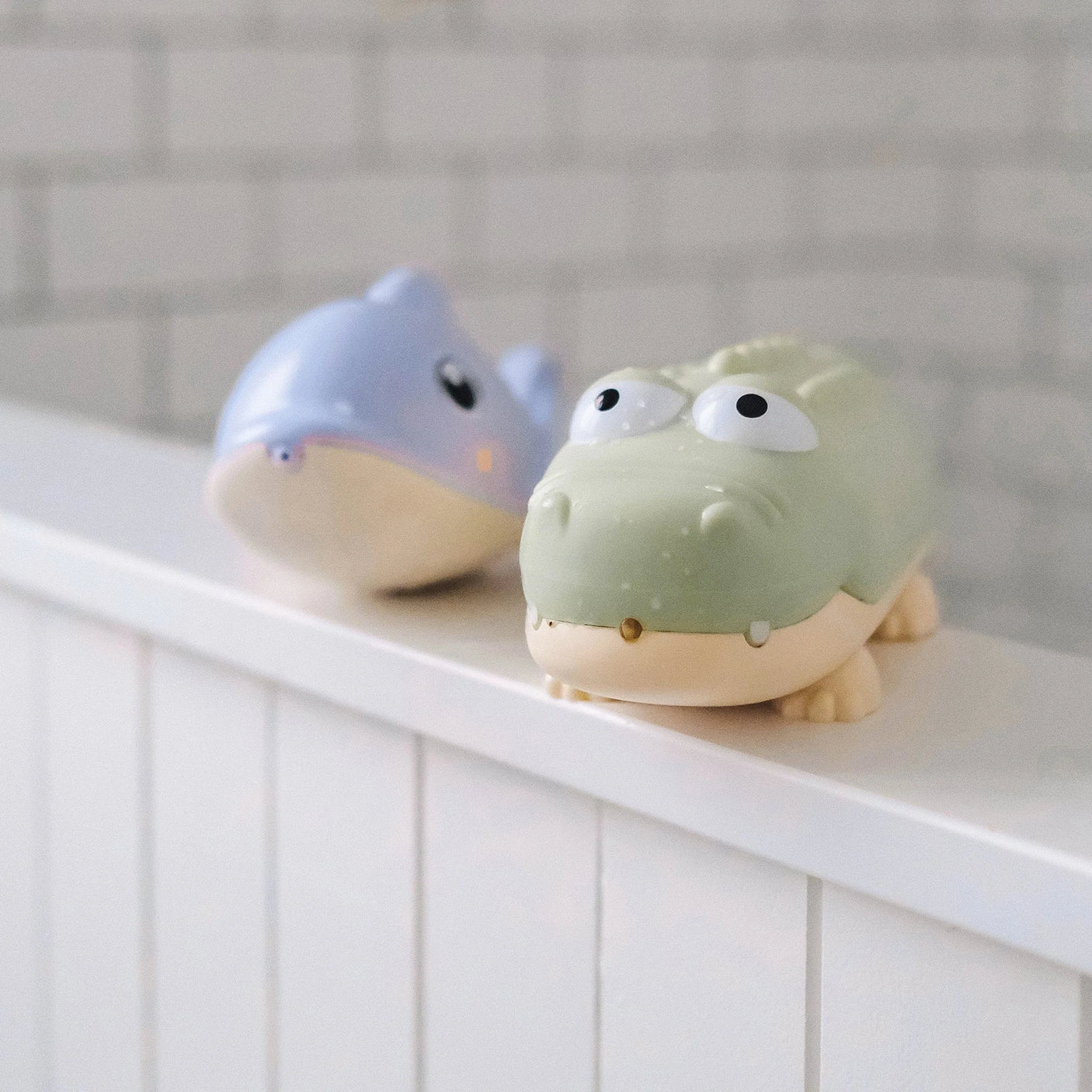 Water Squirters Crocodile Pastel Green