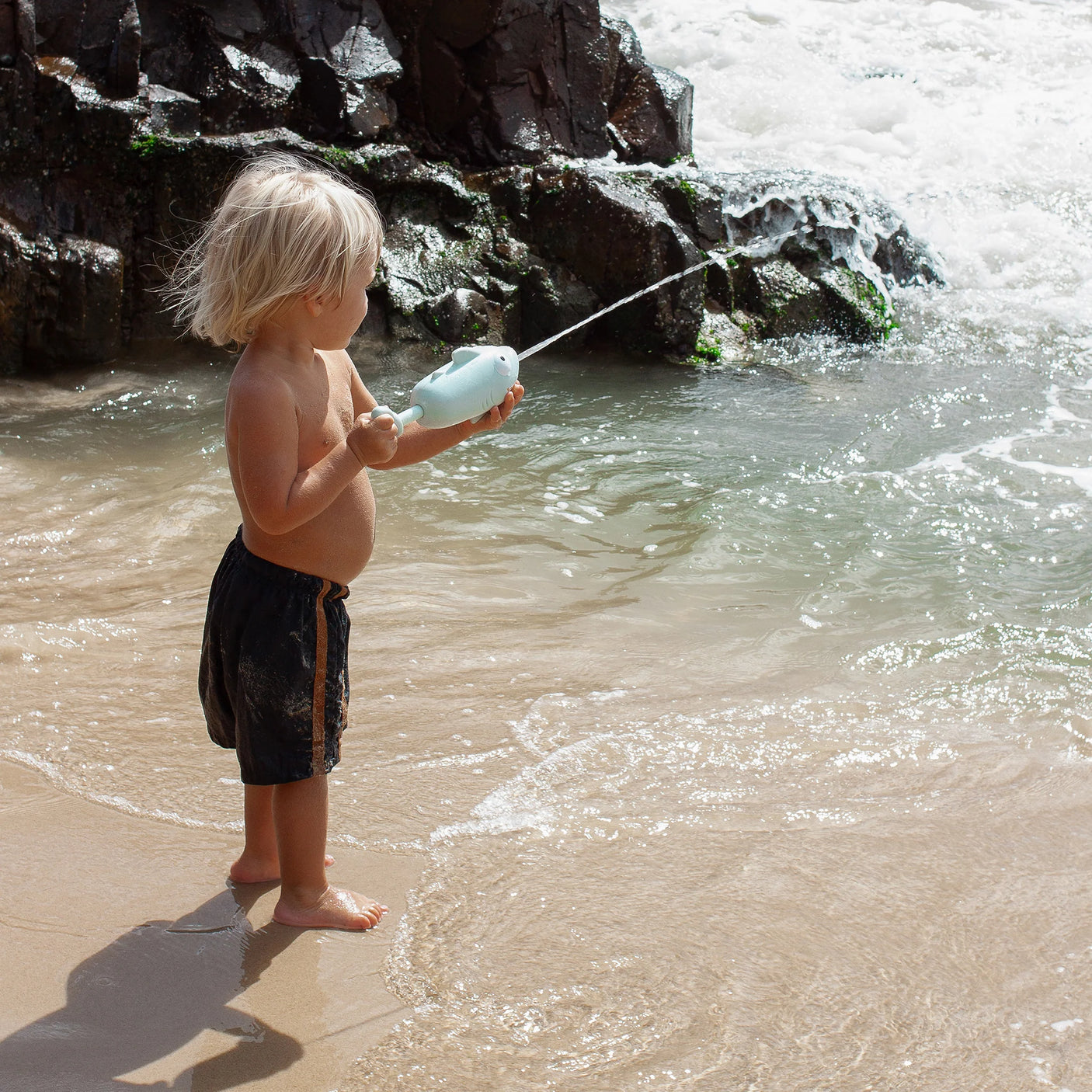 Water Squirters Shark Pastel Blue