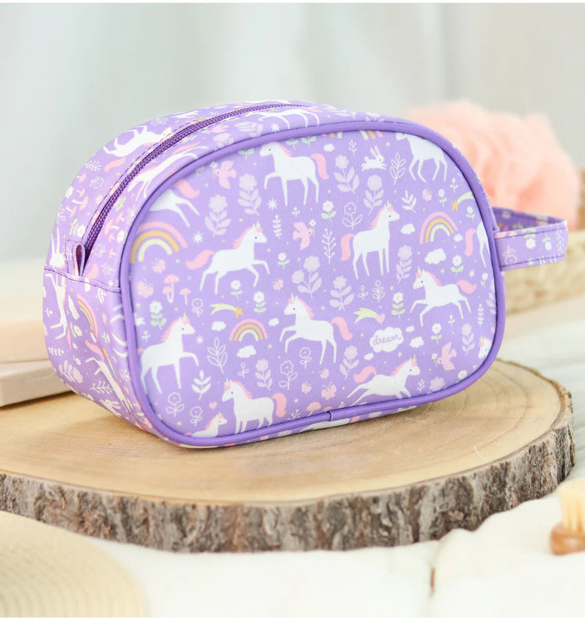 حقيبة أدوات الحمام - أحلام اليونيكورن