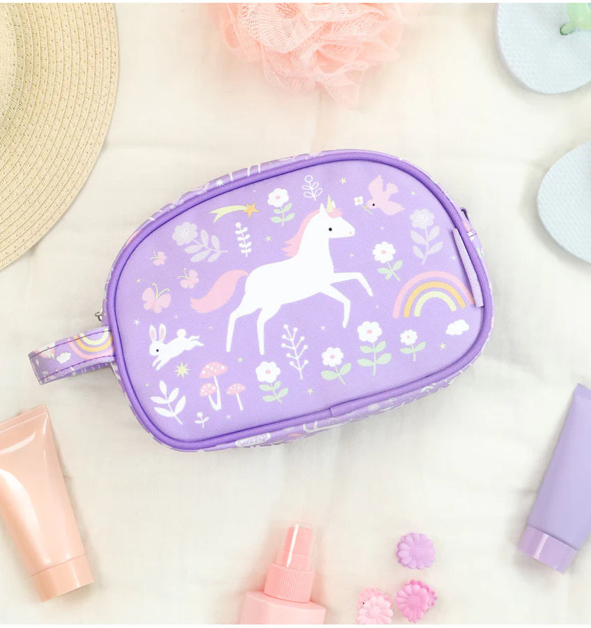 حقيبة أدوات الحمام - أحلام اليونيكورن