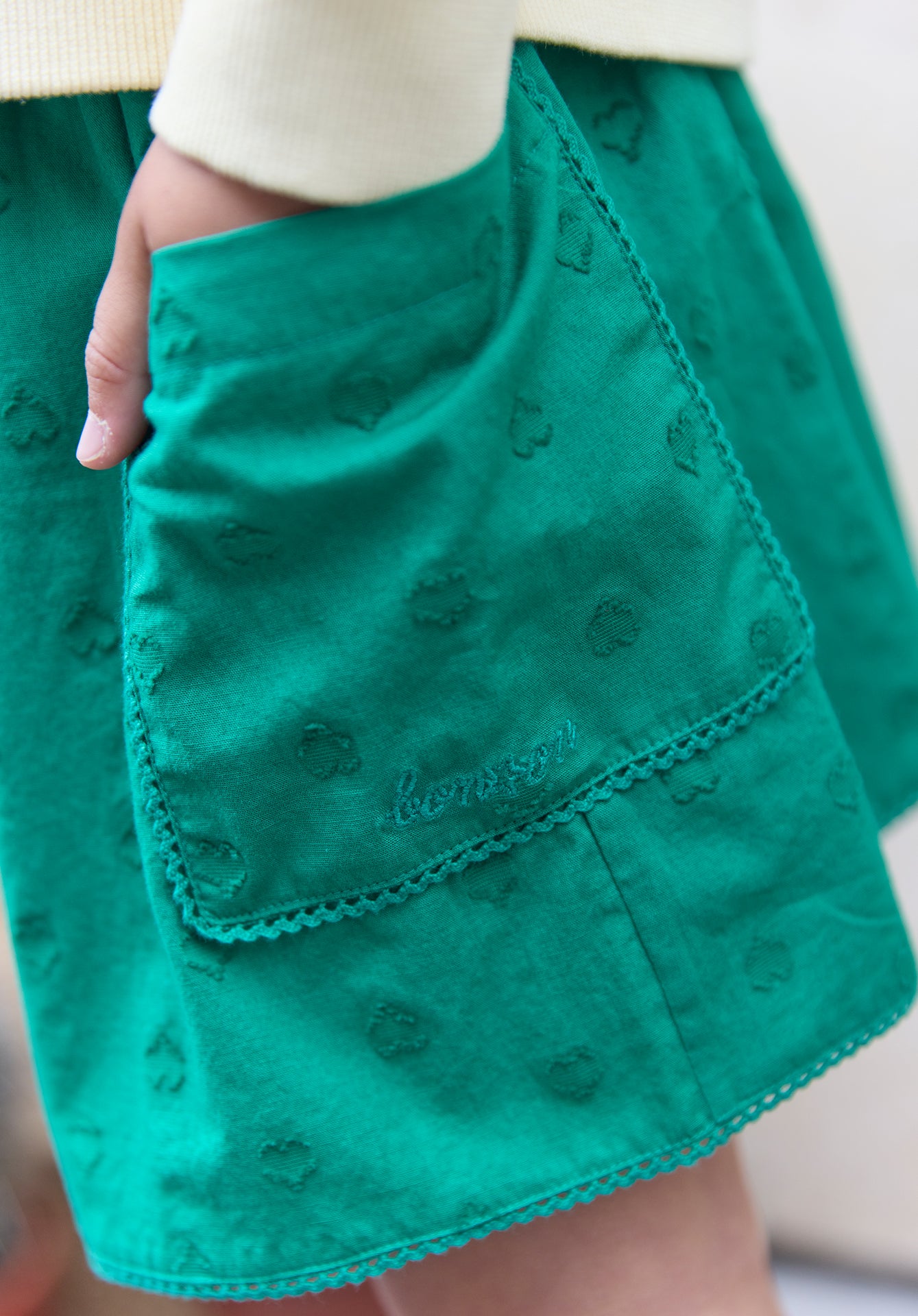 Shorts - Novis Green Paradise