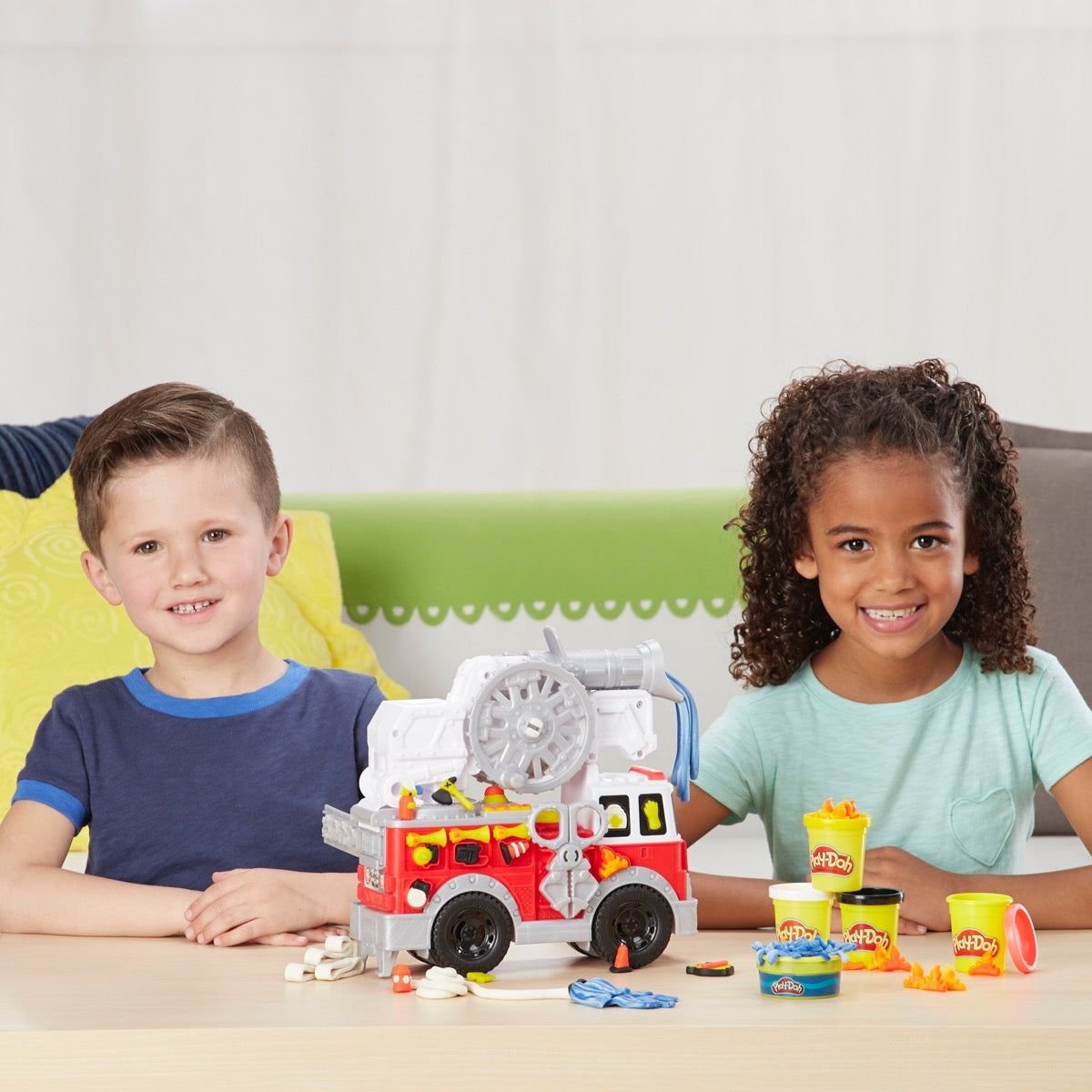 Play-Doh Wheels Firetruck Toy with 5 Non-Toxic Colors Including Play-Doh Water Compound