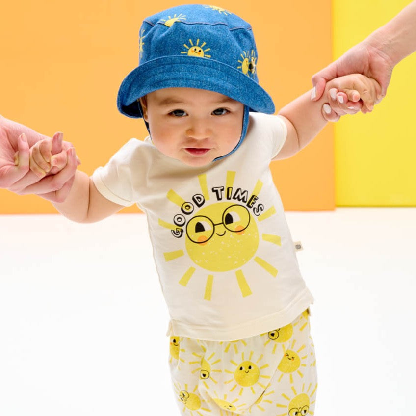 Sunshine T-Shirt & Shorts Outfit