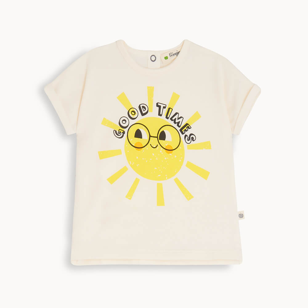 Sunshine T-Shirt & Shorts Outfit