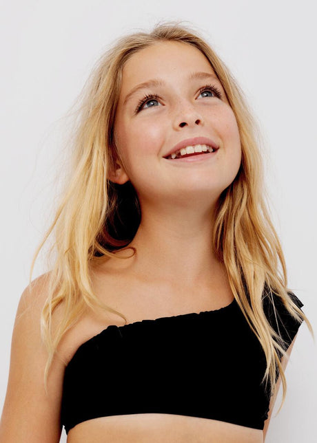 بكيني أسود بكتف واحد