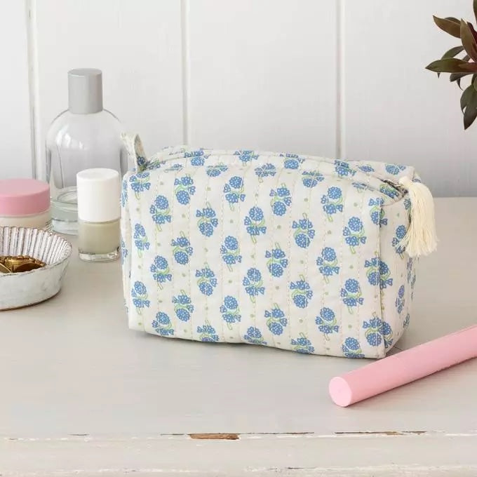 Quilted makeup bag - Cornflower