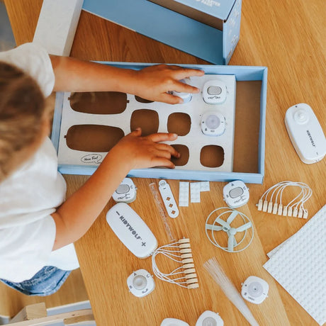 KIDYELEC STARTER - My First Electrical Kit (10 pieces)