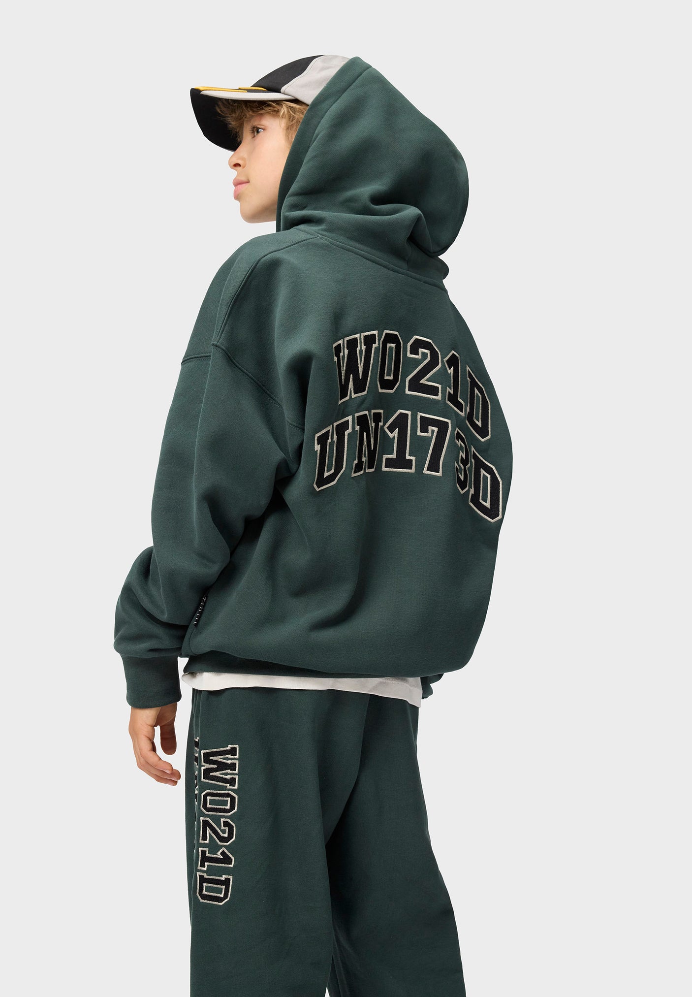 Hoodie and Pants Set - Taxus