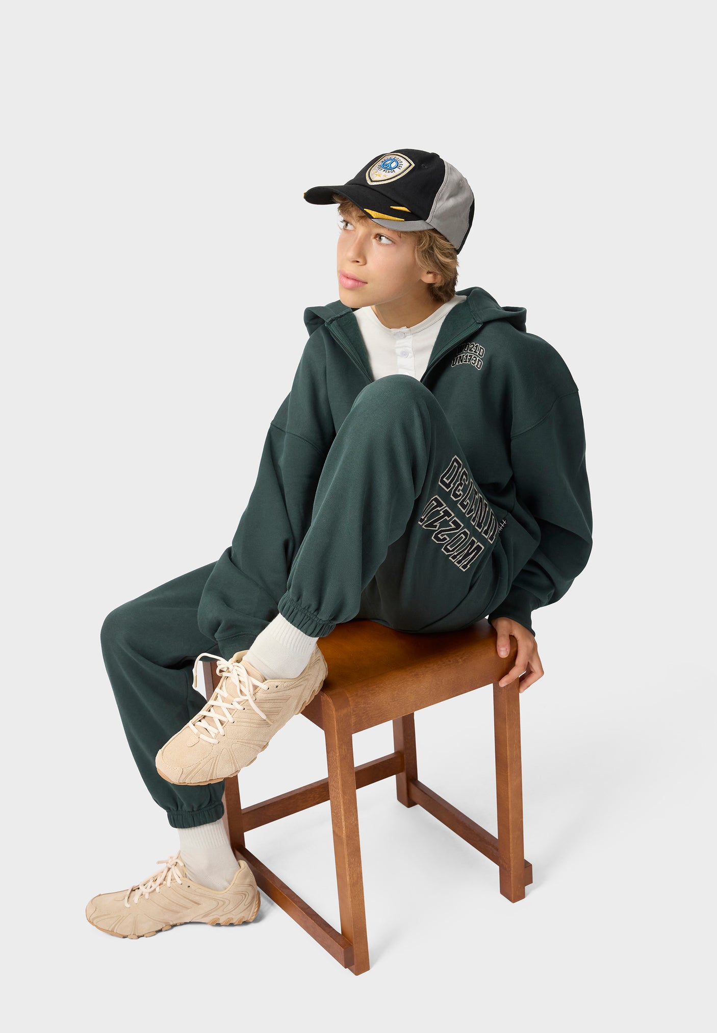 Hoodie and Pants Set - Taxus