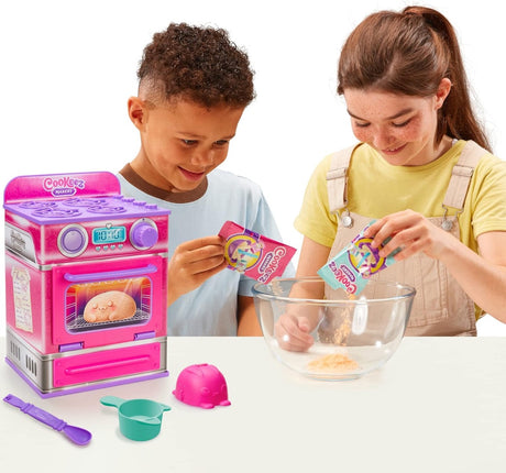 COOKEEZ MAKERY Cinnamon Treatz Oven - Mix & Make a Plush Best Friend!