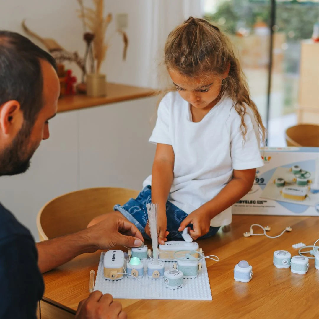 KIDYELEC STARTER - My First Electrical Kit (10 pieces)