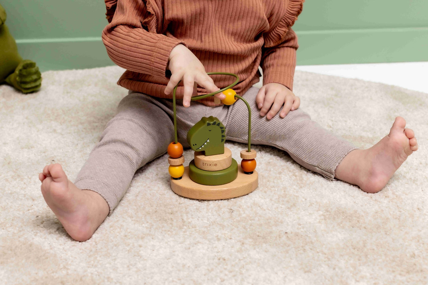 Wooden beads maze - Mr. Dino