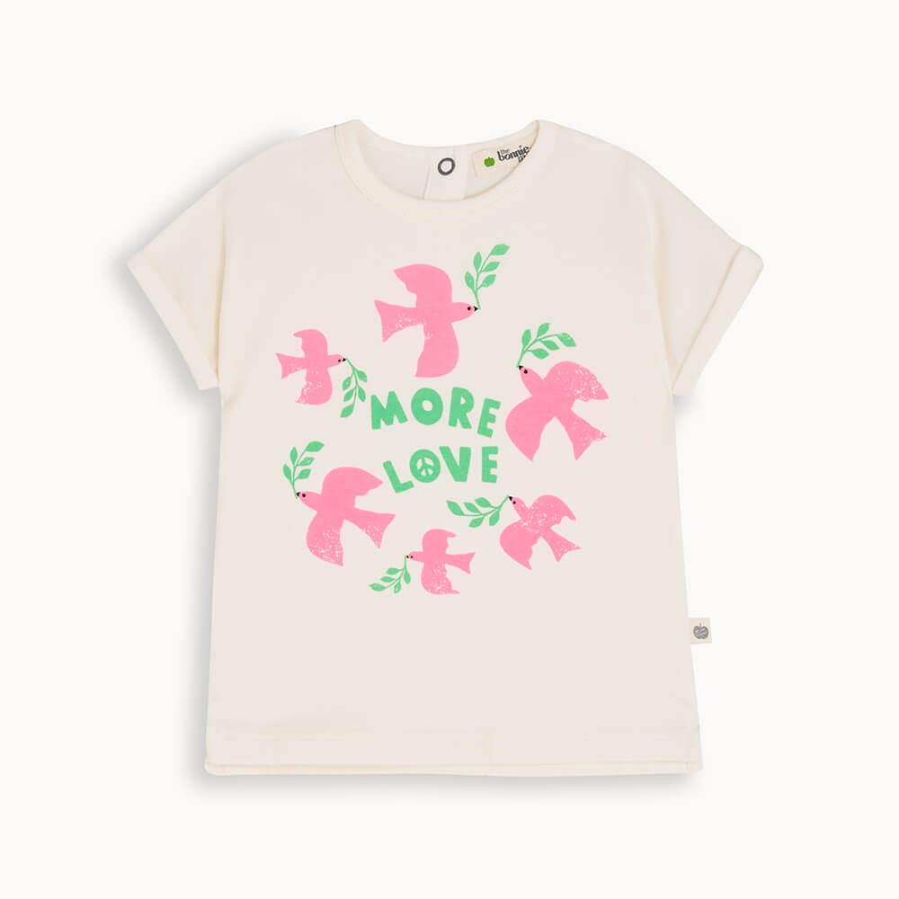 Doves T-Shirt & Shorts Outfit