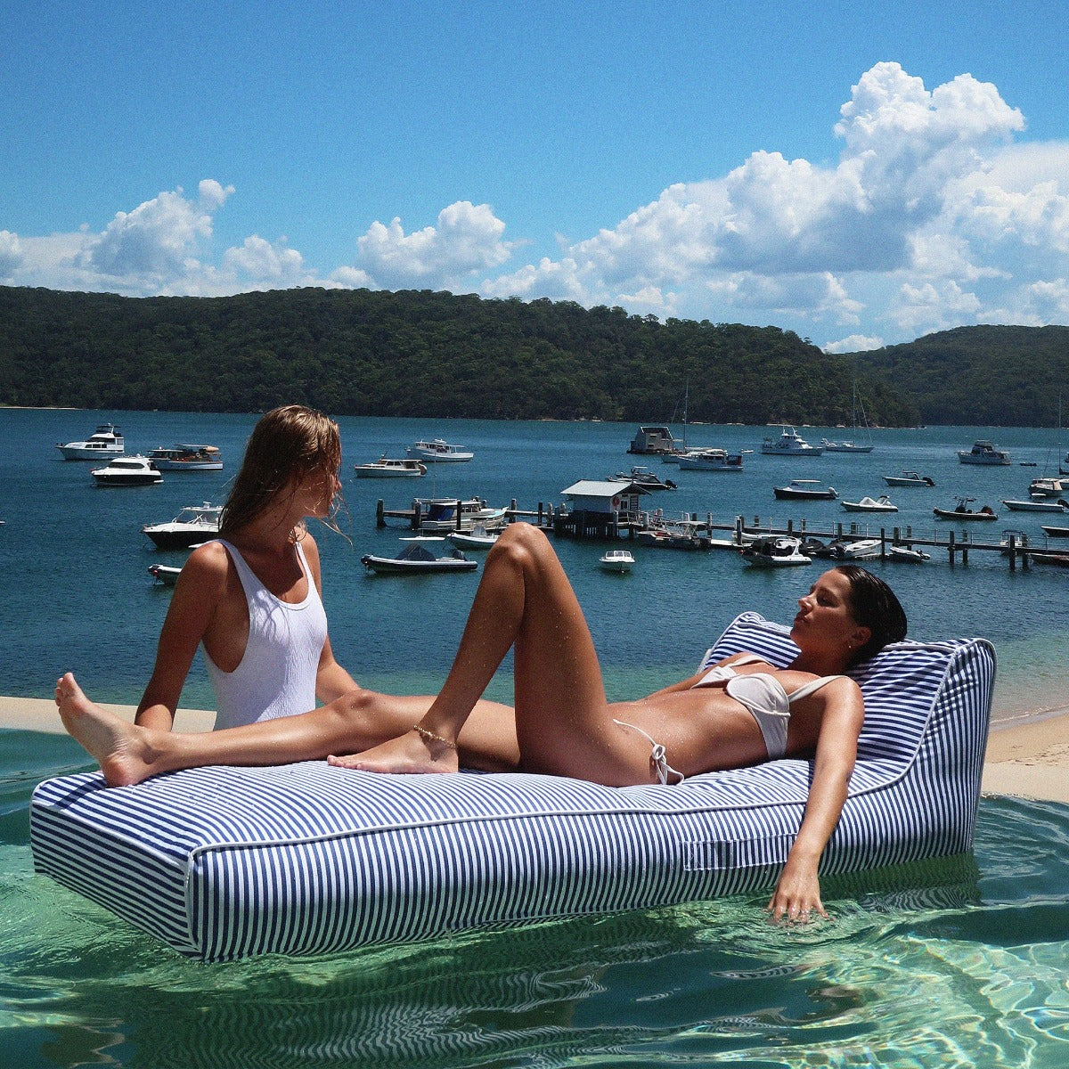 Luxe Lie-On Lounger Float Le Weekend Navy